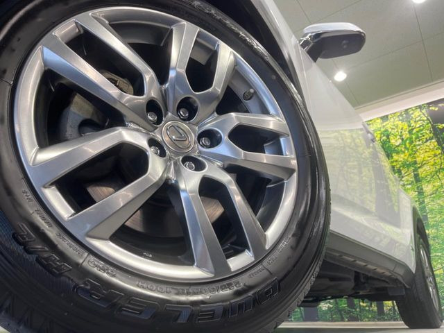 �y����18�C���`�A���~�z�C�[���z�O�ςɃ}�b�`���������A���~�z�C�[���𑕒����Ă���܂��B�e��ЊO�A���~�z�C�[����A�X�^�b�h���X�^�C�����戵�����Ă���܂��B���񂲑��k����������