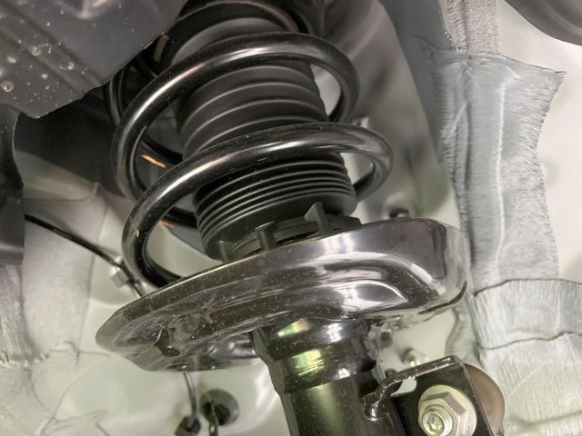 親切・丁寧な専門メカニックスタッフが応対!・車検・点検整備・事故等の修理などアフターサービスも安心。お車のカスタマイズもネクステージのサービススタッフまでご相談ください!