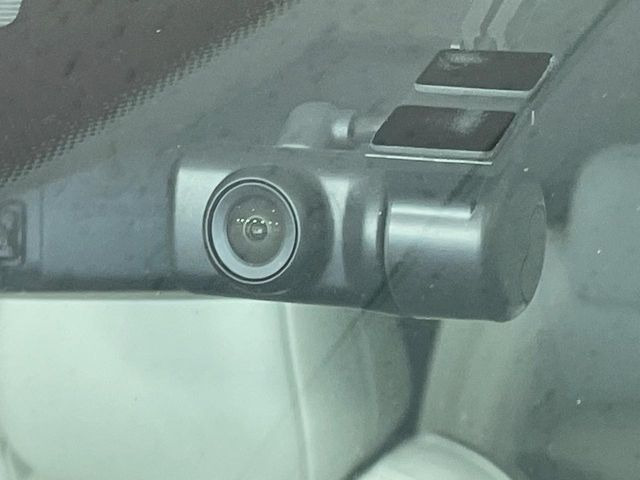 【ドライブレコーダー】ドライブレコーダー装備!走行中はもちろん、あおり運転や事故に遭遇した際、映像で記録し、万一のリスクに備えます。※記録用SDカードはお客様ご自身でご準備いただく必要があります。