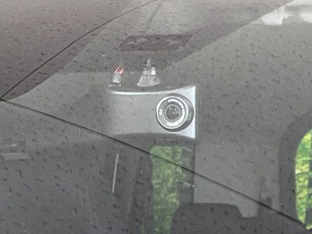 【ドライブレコーダー】ドライブレコーダー装備!走行中はもちろん、あおり運転や事故に遭遇した際、映像で記録し、万一のリスクに備えます。※記録用SDカードはお客様ご自身でご準備いただく必要があります。