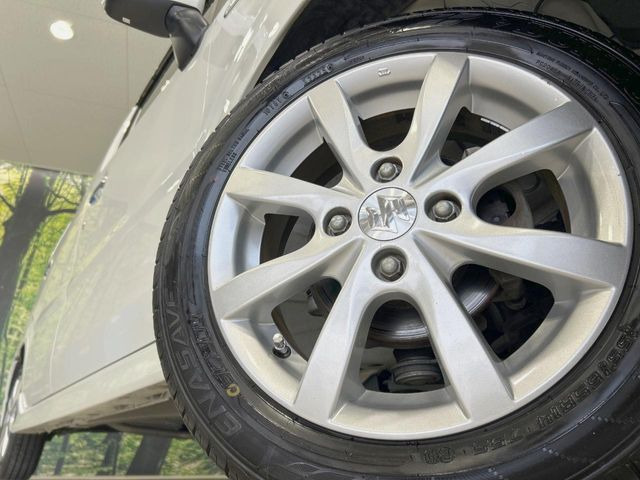 �y����14�C���`�A���~�z�C�[���z�O�ςɃ}�b�`���������A���~�z�C�[���𑕒����Ă���܂��B�e��ЊO�A���~�z�C�[����A�X�^�b�h���X�^�C�����戵�����Ă���܂��B���񂲑��k����������