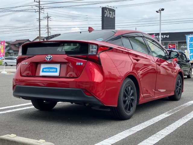 プリウス1.8 S