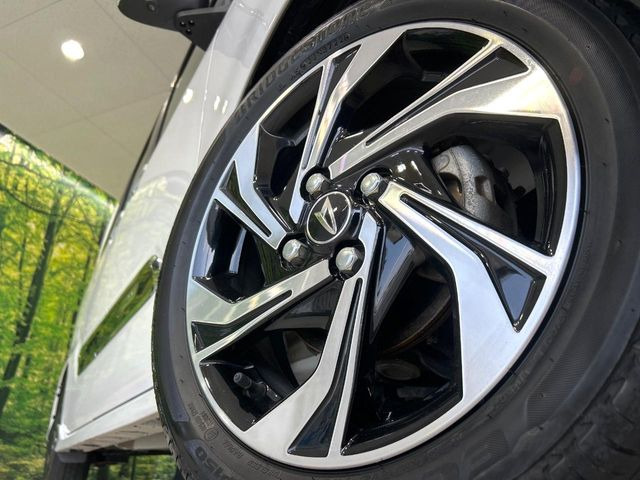 �y����15�C���`�A���~�z�C�[���z�O�ςɃ}�b�`���������A���~�z�C�[���𑕒����Ă���܂��B�e��ЊO�A���~�z�C�[����A�X�^�b�h���X�^�C�����戵�����Ă���܂��B���񂲑��k����������