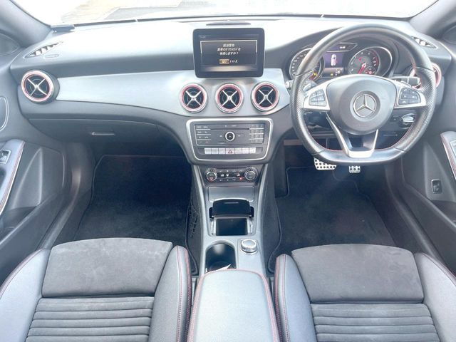 CLAシューティングブレークCLA180 AMGスタイル