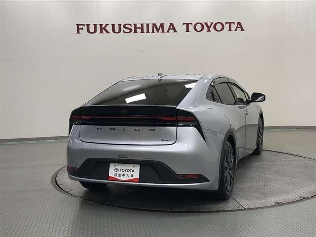 プリウス1.8 X E-Four 4WD
