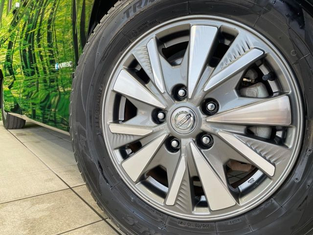 �y����15�C���`�A���~�z�C�[���z�O�ςɃ}�b�`���������A���~�z�C�[���𑕒����Ă���܂��B�e��ЊO�A���~�z�C�[����A�X�^�b�h���X�^�C�����戵�����Ă���܂��B���񂲑��k����������