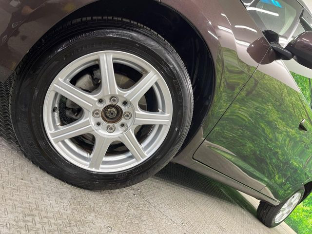 �y15�C���`�A���~�z�C�[���z�O�ςɃ}�b�`�����A���~�z�C�[���𑕒����Ă���܂��B�e��A���~�z�C�[����A�X�^�b�h���X�^�C�����戵�����Ă���܂��B���񂲑��k����������