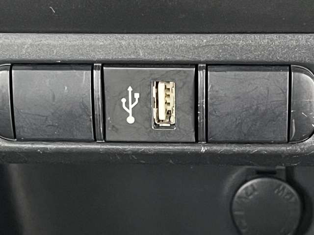 接続可能なUSB端子付き!