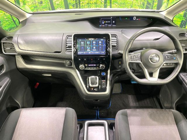 セレナ1.2 e-POWER ハイウェイスターV