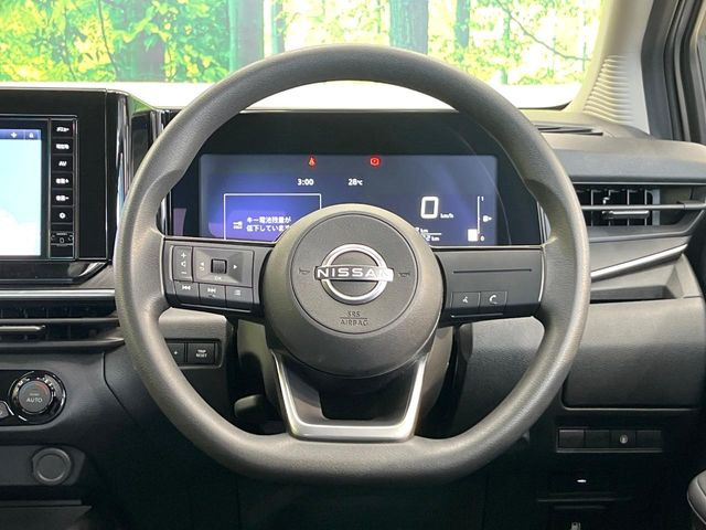 【ステアリングスイッチ】運転中、前方から目線をそらすことなく、オーディオ等の操作が可能な便利機能!安心&快適なドライブを演出してくれます♪