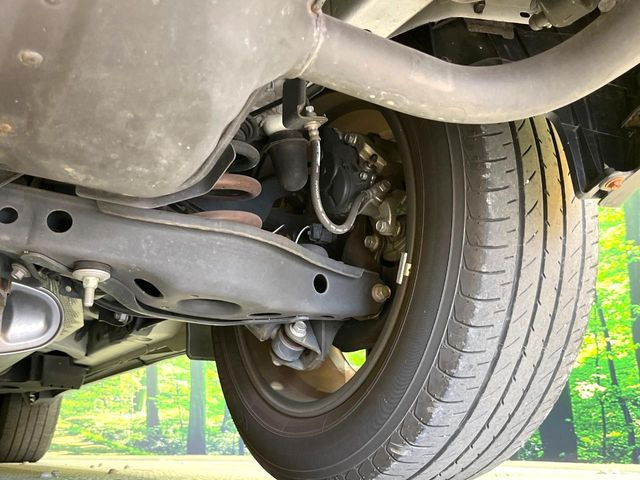 お車を安心してお乗りいただく為には、足回りの定期点検が欠かせません。サービスサポート(有償保証)では無料点検もご提供しており、安心のカーライフをお過ごしいただけるサポート体制が整っています。