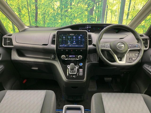 セレナ1.2 e-POWER ハイウェイスターV
