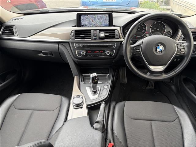 3シリーズセダン320d モダン