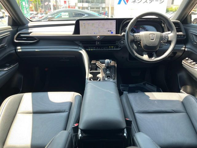 クラウンスポーツ2.5 Z E-Four 4WD