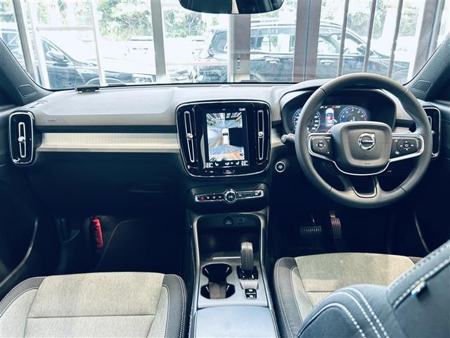 XC40B4 モメンタム