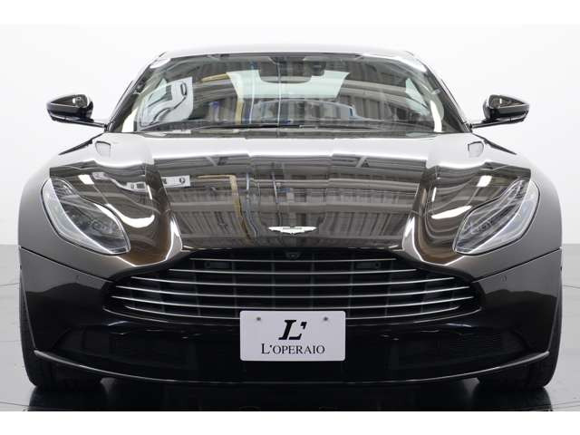 �p���N���t�g�}���V�b�v�����Â����U�[�C���e���A�ƁA510PS V8�c�C���^�[�{�̎h���I�ȑ������x�ɖ��킦�郉�O�W���A���[GT�ł��B