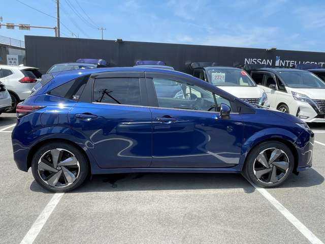 ノートオーラ1.2 G FOUR レザーエディション 4WD