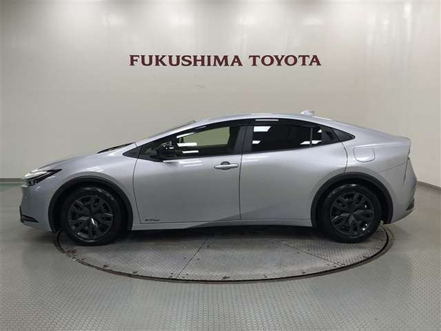 プリウス1.8 X E-Four 4WD