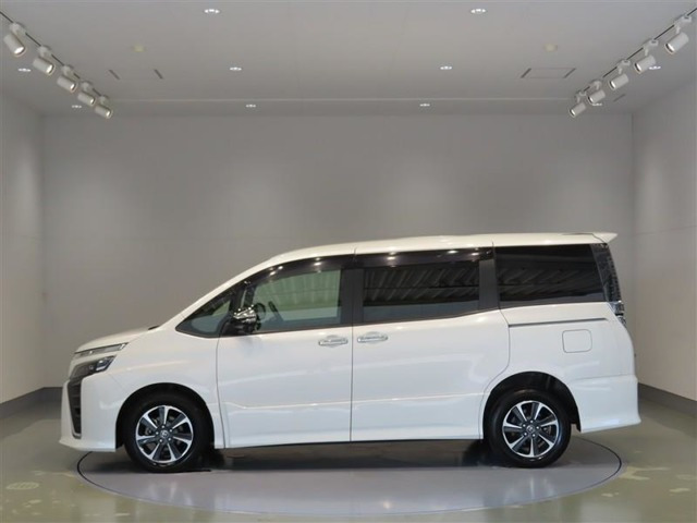 ヴォクシー2.0 ZS 煌III 4WD
