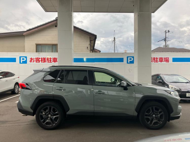 RAV42.0 アドベンチャー 4WD