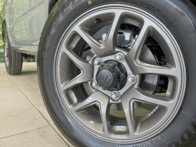 �y����16�C���`�A���~�z�C�[���z�O�ςɃ}�b�`���������A���~�z�C�[���𑕒����Ă���܂��B�e��ЊO�A���~�z�C�[����A�X�^�b�h���X�^�C�����戵�����Ă���܂��B���񂲑��k����������