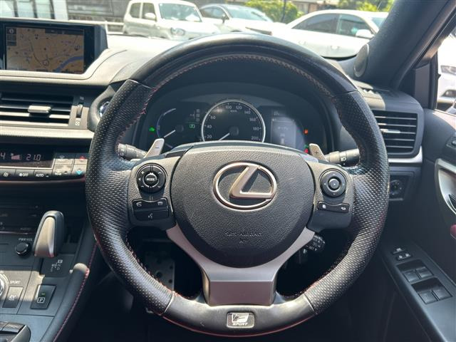 CT200h Fスポーツ