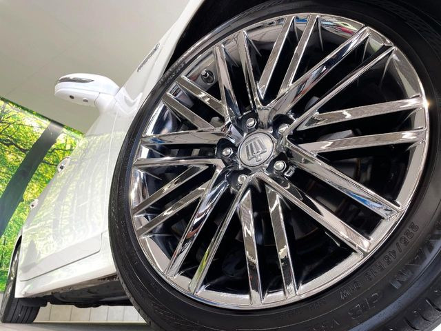 �y����18�C���`�A���~�z�C�[���z�O�ςɃ}�b�`���������A���~�z�C�[���𑕒����Ă���܂��B�e��ЊO�A���~�z�C�[����A�X�^�b�h���X�^�C�����戵�����Ă���܂��B���񂲑��k����������