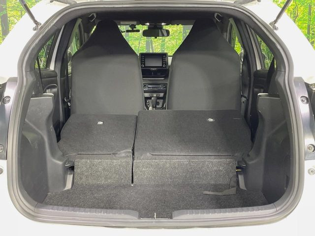 後席を格納すると、これだけの広さが!シーンに合わせたシートアレンジで、大きな荷物も積むことが出来ます♪