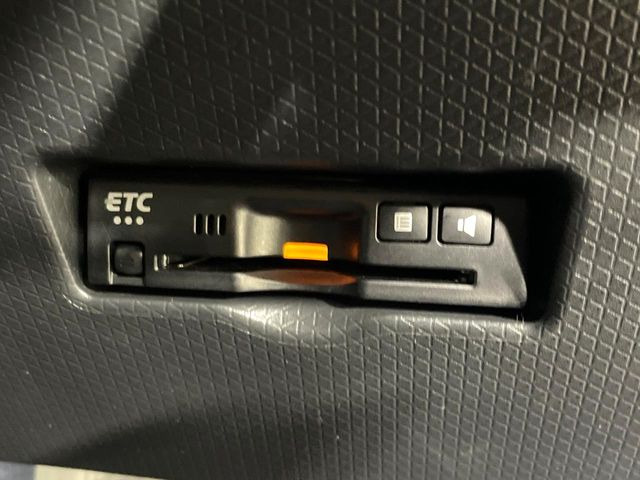 【ETC】高速道路の料金所をストレスなく通過!話題のスポットやサービスエリアに多い「スマートIC」利用時は必須のアイテムです。当店でセットアップを実施、ご納車当日からすぐにご利用いただけます!
