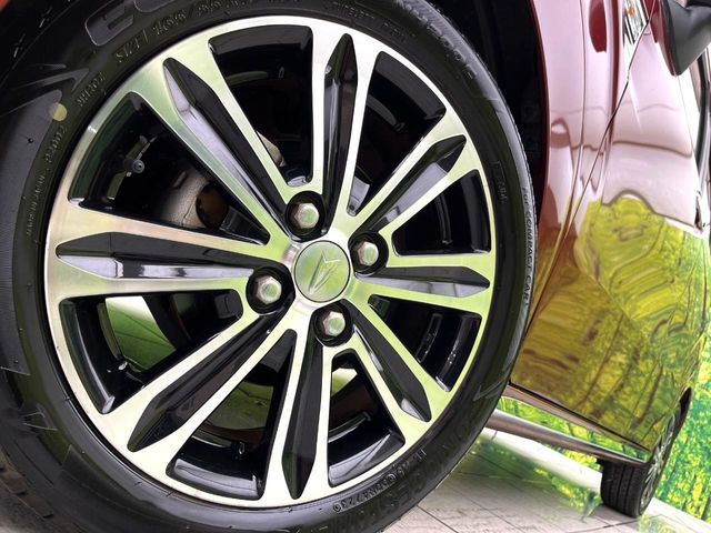 �y����15�C���`�A���~�z�C�[���z�O�ςɃ}�b�`���������A���~�z�C�[���𑕒����Ă���܂��B�e��ЊO�A���~�z�C�[����A�X�^�b�h���X�^�C�����戵�����Ă���܂��B���񂲑��k����������