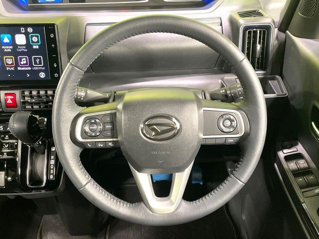 【純正革巻きステアリング】上質な革を使用することで、手にしっかり馴染みとても運転しやすいハンドルです♪