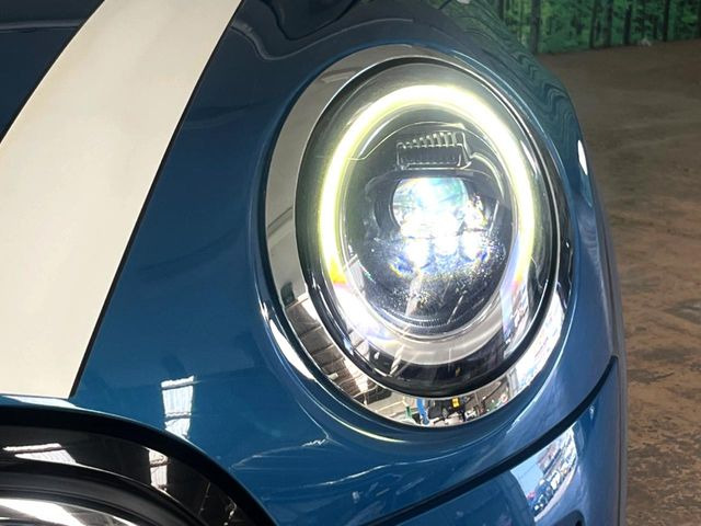 ��LED�w�b�h���C�g:��ԑ��s�����ǍD�Ȏ��E���m�ۂ����S���ĉ^�]�ł��鍂�P�xLED�w�b�h���C�g�𑕔�!�_�����x�������A����d�͂��}�����Ă��܂��B