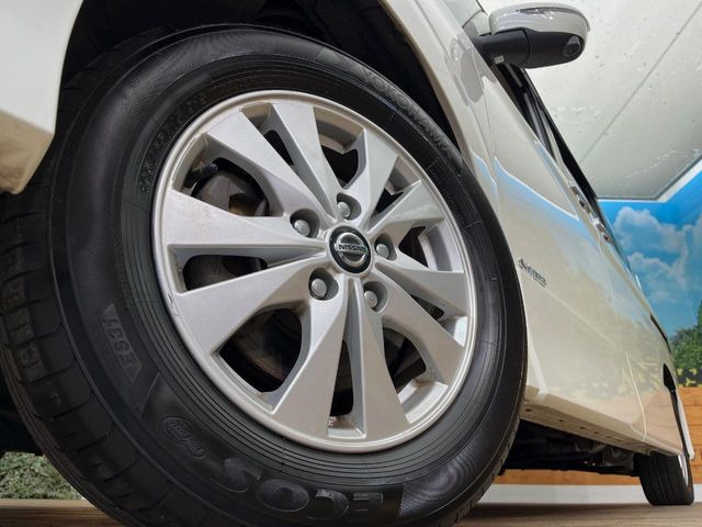 �y����15�C���`�A���~�z�C�[���z�O�ςɃ}�b�`���������A���~�z�C�[���𑕒����Ă���܂��B�e��ЊO�A���~�z�C�[����A�X�^�b�h���X�^�C�����戵�����Ă���܂��B���񂲑��k����������