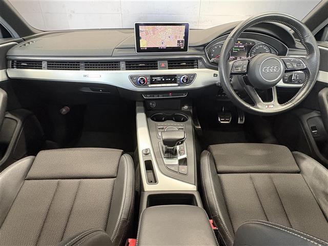 A42.0 TFSI クワトロ 4WD