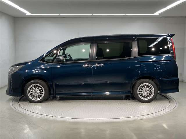 ノア1.8 ハイブリッド Si W×B II