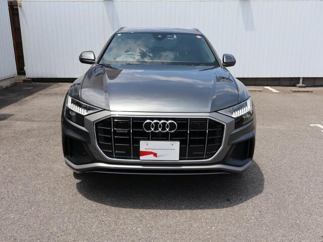 Q855 TFSI クワトロ 4WD