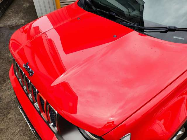 �����[�d�P�[�u�����t�����Ă���܂��B������ł̏[�d�ɂ��Ή����Ă���A4xe���f���Ȃ�ł͂�EV���s�����g�߂ɂ��y���݂��������܂��B���[�Ԍ�����S���Ă���肢�������鑕�����e�ł��B