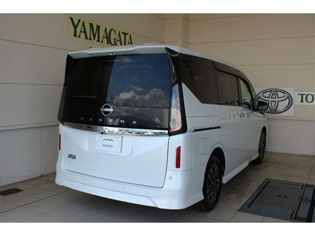 セレナ2.0 ハイウェイスターV 4WD
