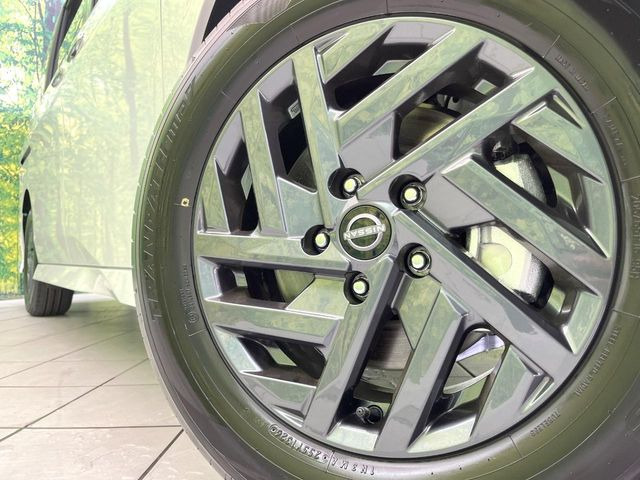 �y����16�C���`�A���~�z�C�[���z�O�ςɃ}�b�`���������A���~�z�C�[���𑕒����Ă���܂��B�e��ЊO�A���~�z�C�[����A�X�^�b�h���X�^�C�����戵�����Ă���܂��B���񂲑��k����������