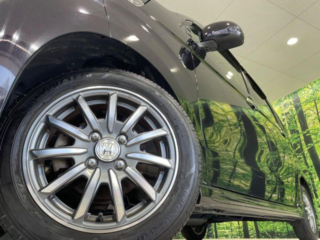 �y����14�C���`�A���~�z�C�[���z�O�ςɃ}�b�`���������A���~�z�C�[���𑕒����Ă���܂��B�e��ЊO�A���~�z�C�[����A�X�^�b�h���X�^�C�����戵�����Ă���܂��B���񂲑��k����������