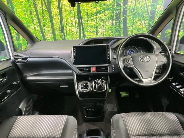 ヴォクシー1.8 ハイブリッド ZS 煌
