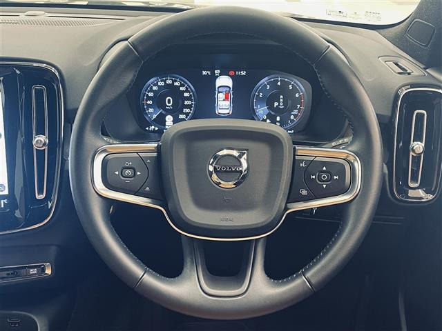 XC40B4 AWD インスクリプション 4WD