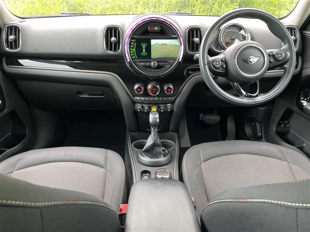 ミニクロスオーバークーパー S E オール4 4WD