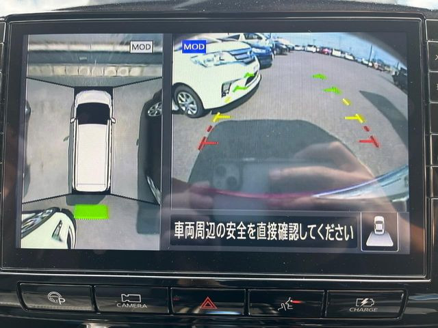 【アラウンドビューモニター】専用のカメラにより、上から見下ろしたような視点で360度クルマの周囲を確認することができます☆死角部分も確認しやすく、狭い場所での切り返しや駐車もスムーズに行えます。