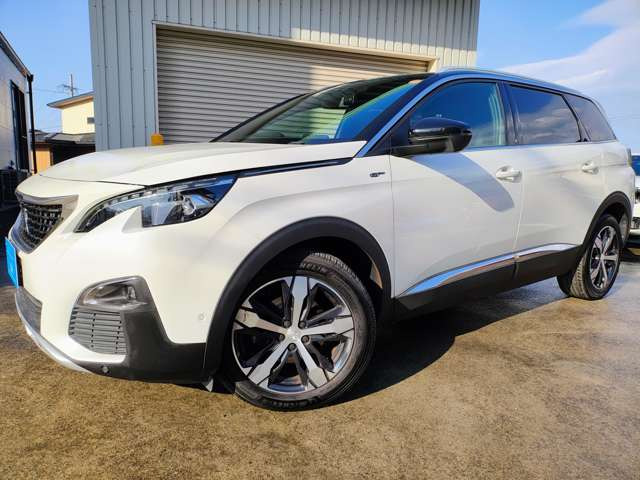 �t�����g���痬���悤�ɂȂ���������{�f�B���C���B�V���[�v�ȃt�����g�t�F�C�X�ƒ���o�����t�F���_�[�f�U�C�����A��i�I�ȕ��͋C��SUV�炵�����芴�����o���܂��B�ǂ̊p�x���猩�Ă��X�^�C���b�V���Ȉ��ł�