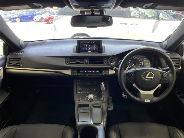 CT200h Fスポーツ