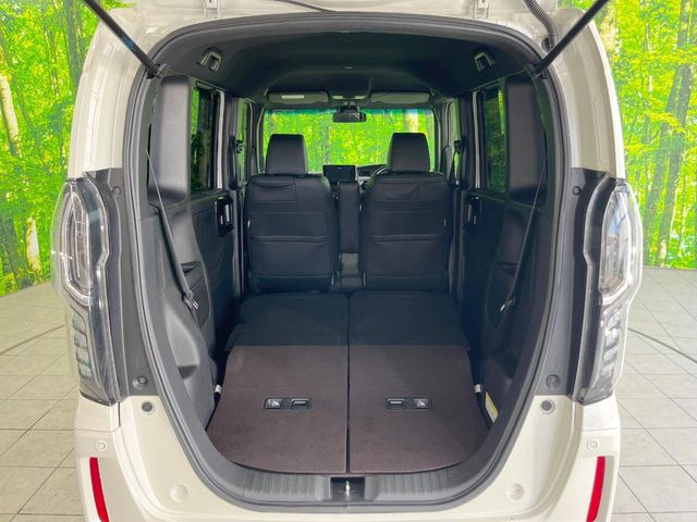 普段のお買い物や通勤、送迎等に十分な荷室スペースを確保しております。セカンドシートを倒すと、大きな荷物の積載も可能です♪
