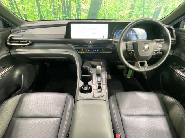 クラウンクロスオーバー2.5 G アドバンスト レザー パッケージ E-Four 4WD