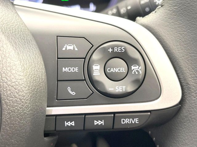 【アダプティブクルーズコントロール】高速道路での長距離走行が楽に!!自動で速度を保つクルーズコントロールが、衝突軽減システムと連携し、前方の車両を感知して車間を保つように速度調節してくれます!!
