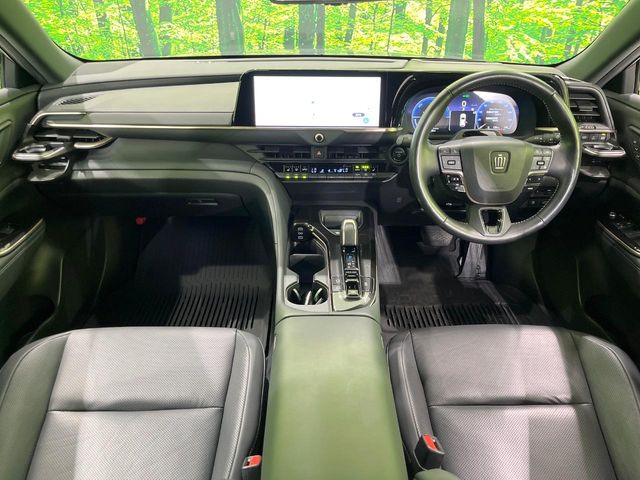 クラウンスポーツ2.5 Z E-Four 4WD